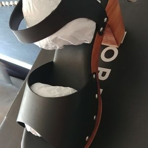 Torrid sandals new